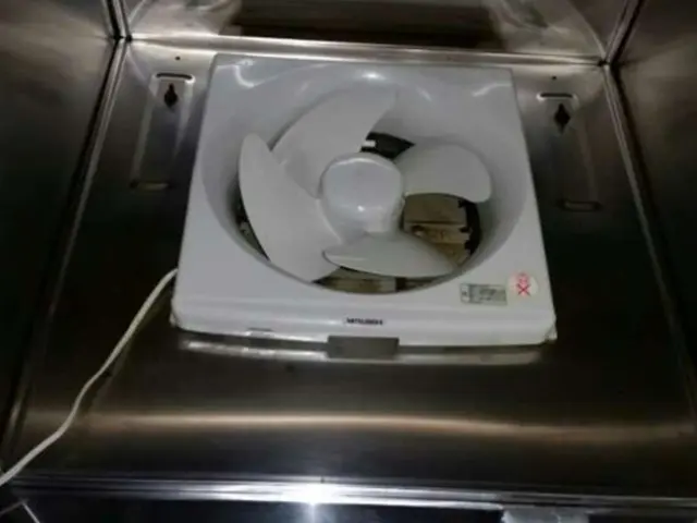 ☆★住まいに格式ある輝きを──プレミアムハウスクリーニング☆★キッチン換気扇2点サービスの画像