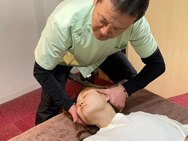 自律神経を整える為、骨格調整、リンパケア、筋肉の緩めや、ヘッドスパ、提供します。サービスの画像