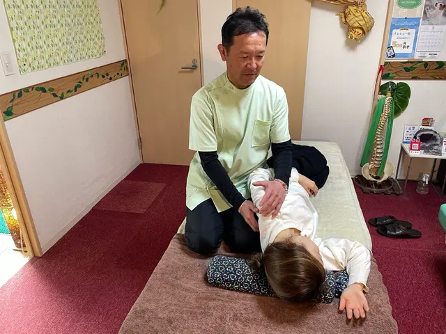 自律神経を整える為、骨格調整、リンパケア、筋肉の緩めや、ヘッドスパ、提供します。サービスの画像