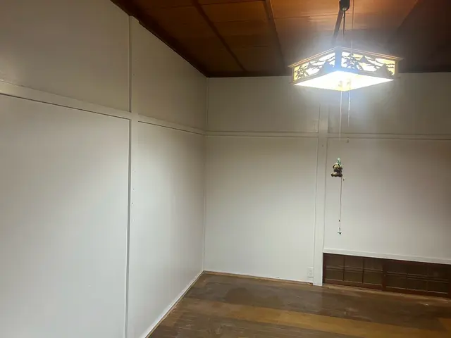 内壁の塗装致します。サービスの画像