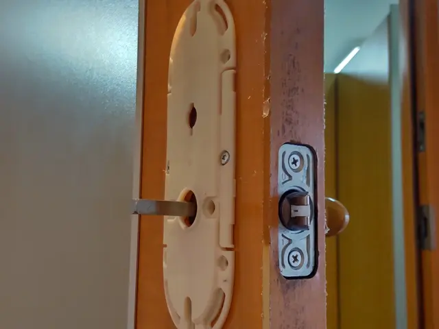 壊れたドアレバーもお任せください！サービスの画像