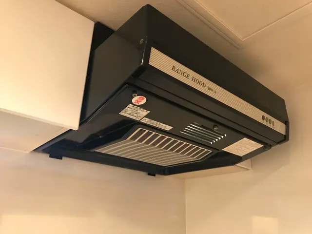 厄介な油汚れ！自分で頑張らない即解決方は当店依頼で空いた時間を有効活用！満足保証サービスの画像