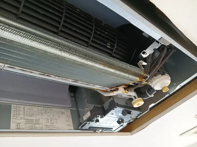 損害保険加入済み！家庭用天井埋込は1台16000円（税込）写真の私がお伺いしますサービスの画像