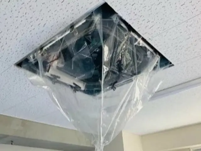 天井埋込カセット形４方向吹出しエアコン等の洗浄◎営業時間外も対応可サービスの画像