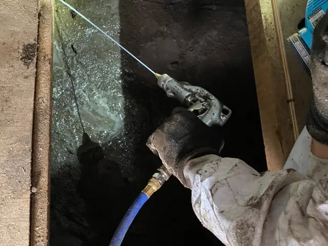 日本シロアリ対策協会加盟の安心施工！　有資格者が作業にお伺い致します。サービスの画像