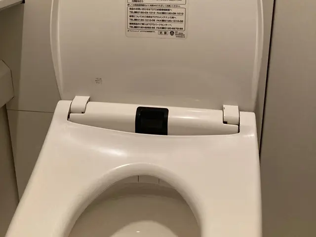 便座取り外し行います！サービスの画像