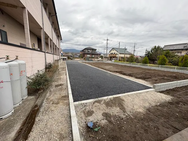 経験と知識を活かして迅速丁寧に作業いたします！大手ハウスメーカーの外構工事も担当サービスの画像