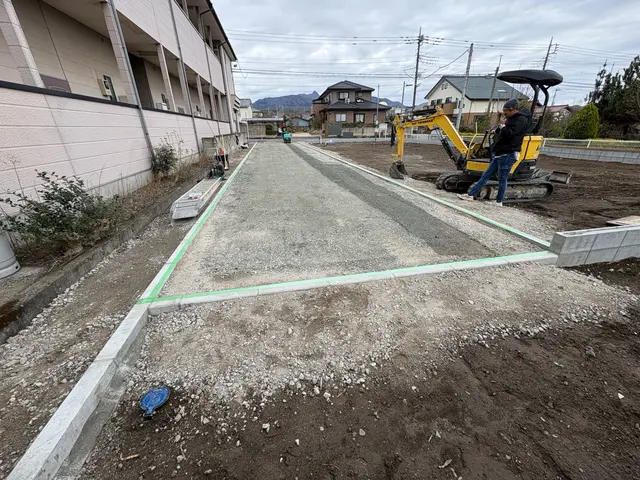 経験と知識を活かして迅速丁寧に作業いたします！大手ハウスメーカーの外構工事も担当サービスの画像