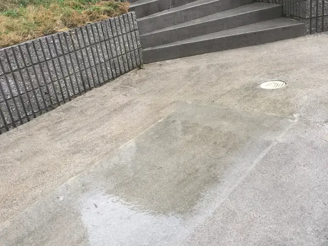 駐車場等の高圧洗浄サービスの画像