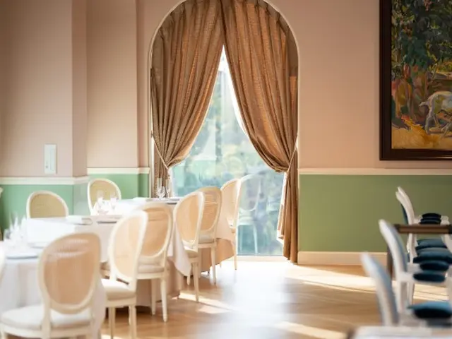 ホテル、料理の写真、店内内装、施設、SNSなどで活用できる、顧客目線に立った写真