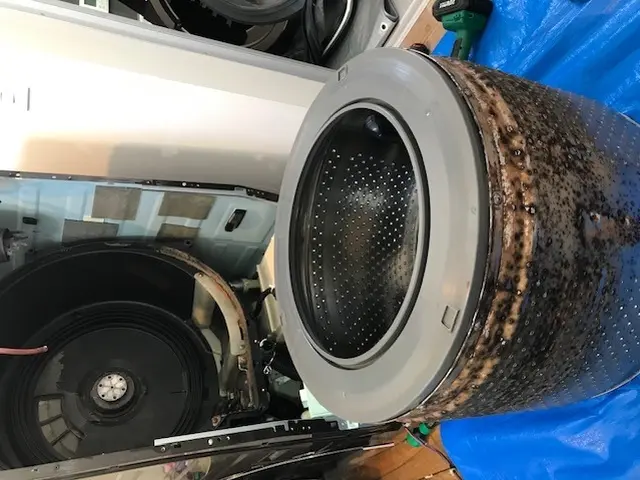 ドラム式の分解清掃なら圧倒的な実績と豊富な経験の当店にお任せ下さいサービスの画像