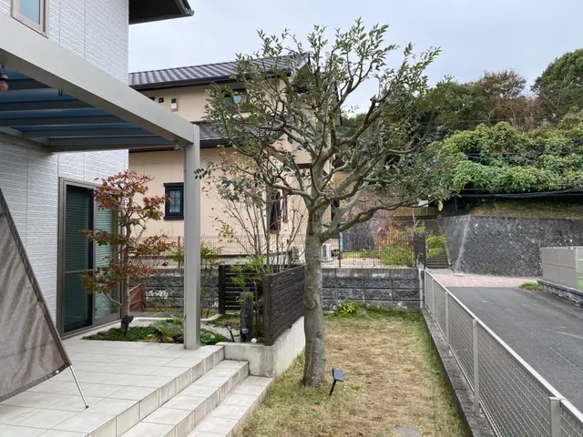 【個人宅専門】庭木剪定｜生垣・高木も対応｜追加料金なしサービスの画像