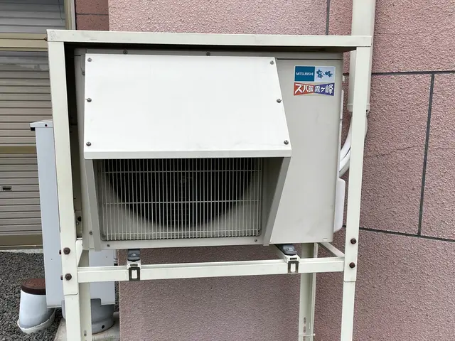 北見市中心にエアコン設置工事します。専用コンセントやブレーカー、アース工事も対応サービスの画像