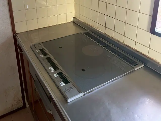 緊急対応可！キッチン回り（コンロ回り）駆けつけクリーニングサービスの画像