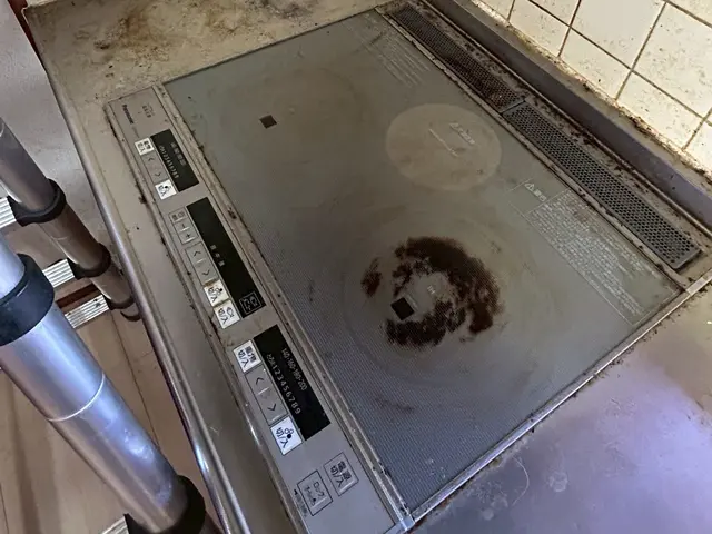 緊急対応可！キッチン回り（コンロ回り）駆けつけクリーニングサービスの画像