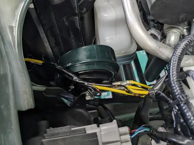 社外ホーン取り付け致します！サービスの画像