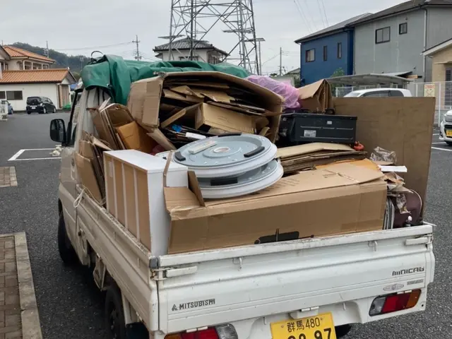 倉庫、物置解体お任せください！物置内の不用品もご相談下さい。セット割引有ります。サービスの画像