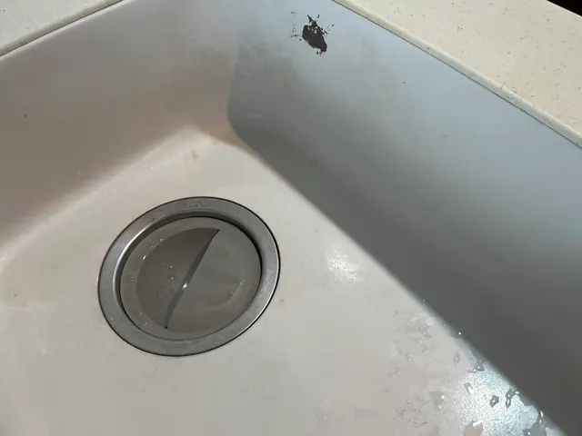 キッチンシンクの凹み、傷、穴、新品同様に修理します！サービスの画像