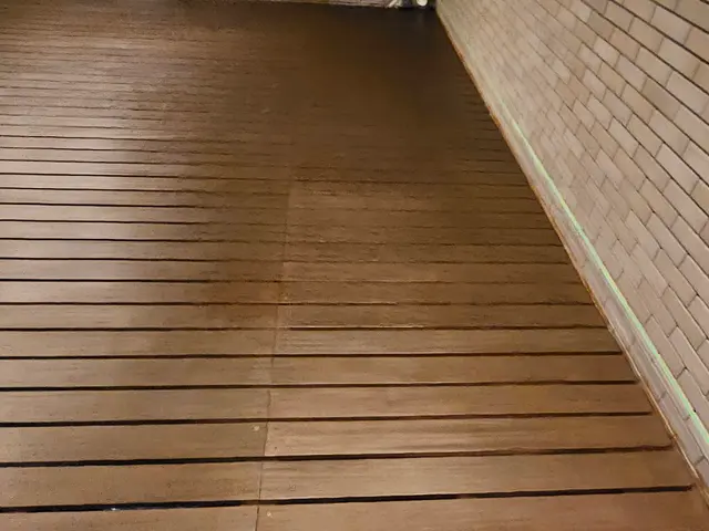 ウッドデッキ塗装サービスの画像