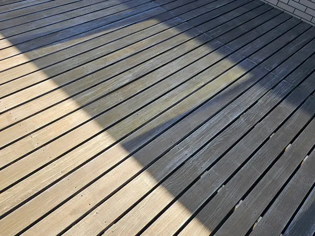 ウッドデッキ塗装サービスの画像