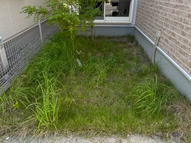 防草シート施工 （砂利引き人口芝施工可能）サービスの画像