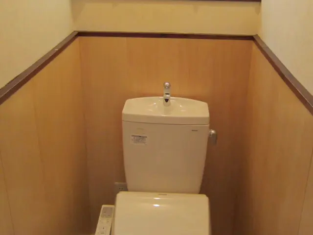 和式トイレを洋式便器へ取り替え工事サービスの画像