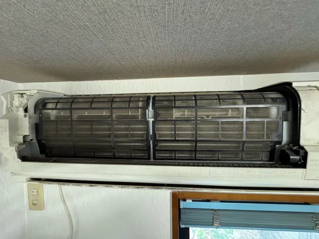 エアコンの気になる汚れを除去　快適空間にサービスの画像