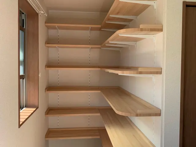 【3月6日出店】可動棚（自在棚）の設置・取り付けサービスサービスの画像