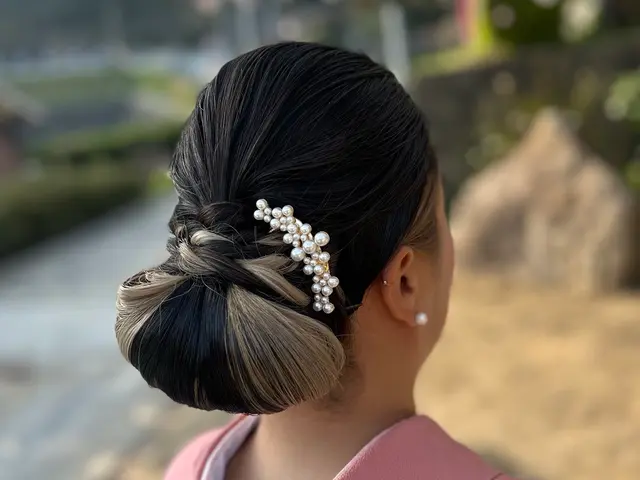 卒業式、入学式のお着物の準備はもう、お済みですか？ヘアセットとお着付けも大丈夫サービスの画像