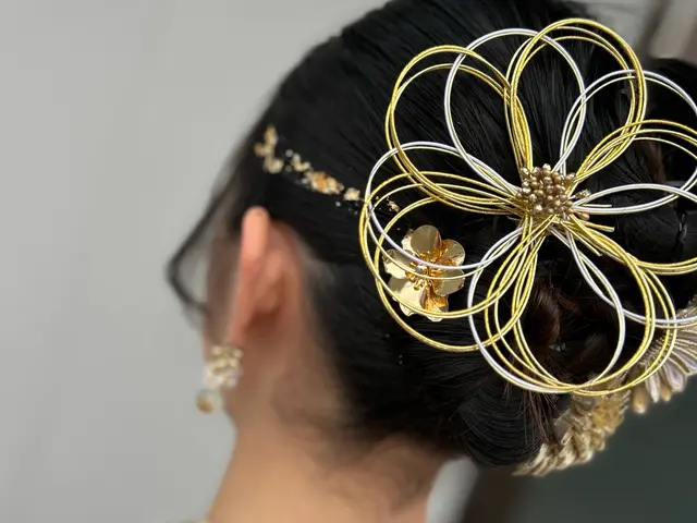 卒業式、入学式のお着物の準備はもう、お済みですか？ヘアセットとお着付けも大丈夫サービスの画像