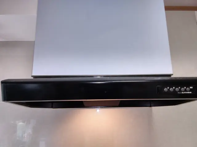 頑固な油汚れでも、追加料金頂きません。当社オリジナル薬剤でキレイに致します。サービスの画像