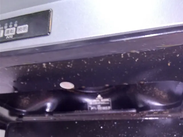 頑固な油汚れでも、追加料金頂きません。当社オリジナル薬剤でキレイに致します。サービスの画像