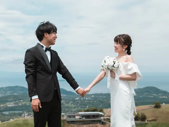 その一瞬を宝物に。写真だけでなくSNS・HP向けの動画制作も可能です。サービスの画像