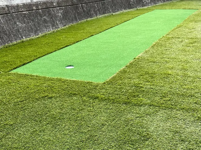 人工芝専門【下地から丁寧に作業】予約から施工まで100％自社対応 女性スタッフ可サービスの画像