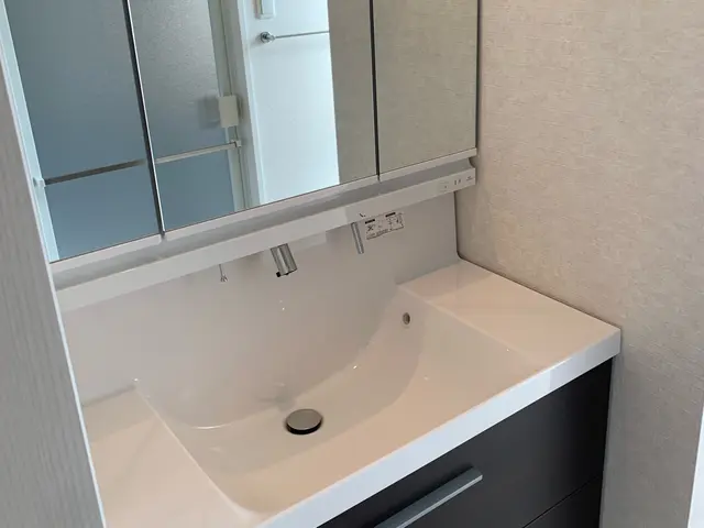 【夫婦で訪問致します】洗面化粧台　気になる汚れもスッキリ落とします！！！サービスの画像