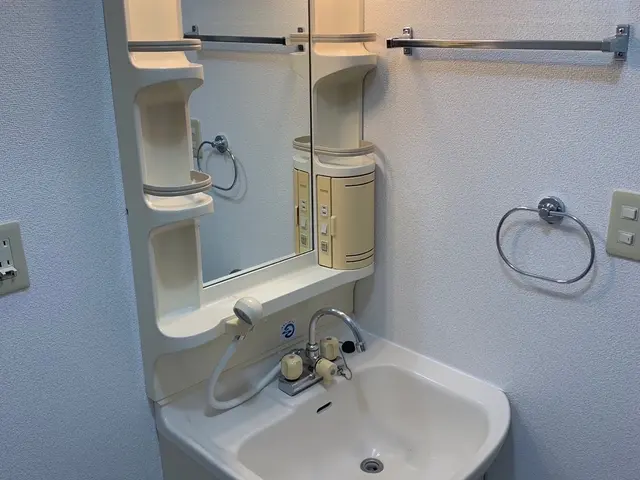 【夫婦で訪問致します】洗面化粧台　気になる汚れもスッキリ落とします！！！サービスの画像