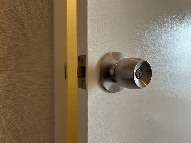 室内レバー錠・ドアノブ錠取替サービスの画像