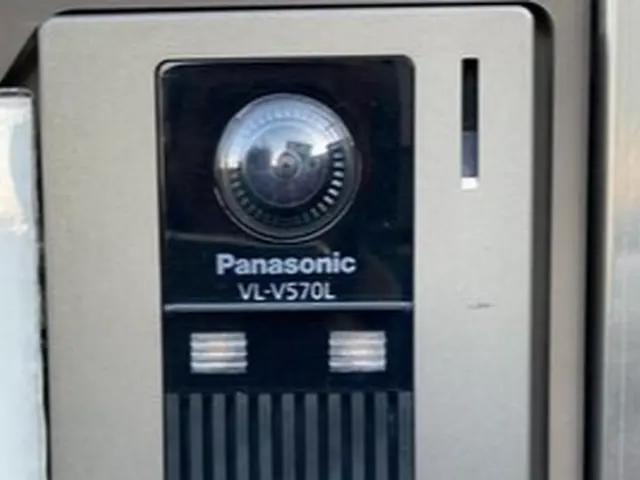 「テレビドアホン」であれば、訪問客を確認できるため・防犯対策・安心感アップしますサービスの画像