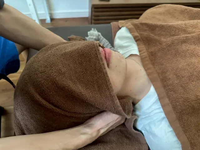 整体と耳ツボ同時に施術して根本改善しませんか？オススメは整体60分耳ツボ30分！サービスの画像