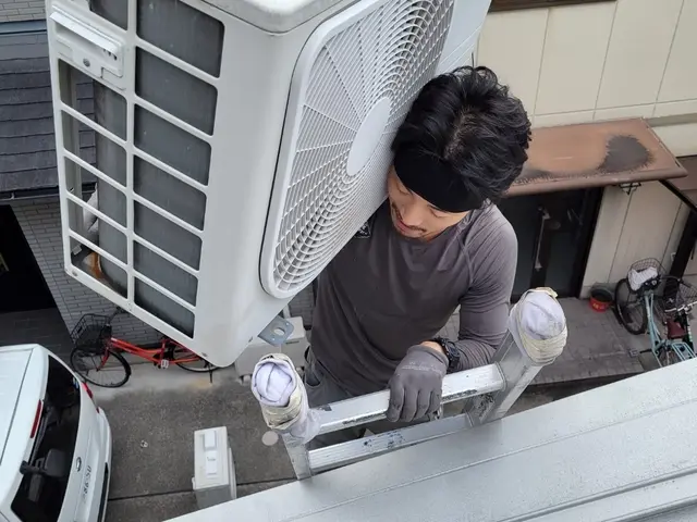 大手量販店での経験豊富！マスク着用、新品白靴下履き徹底！防虫キャップ取付け無料！サービスの画像