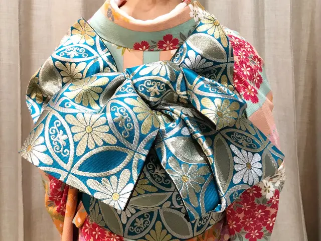 卒業式の袴、成人式お振袖後撮り…思い出のお着付けを承っております♡