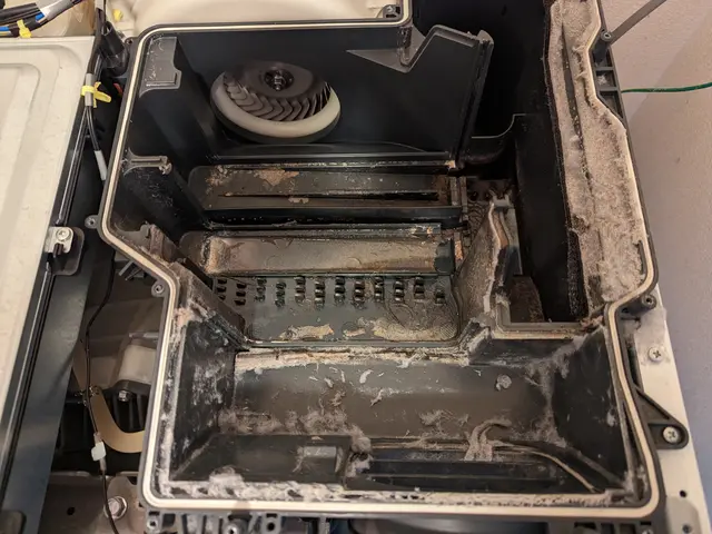 地域最安値！プロの技術でしっかり分解して根こそぎ洗浄致します！損害保険加入済サービスの画像