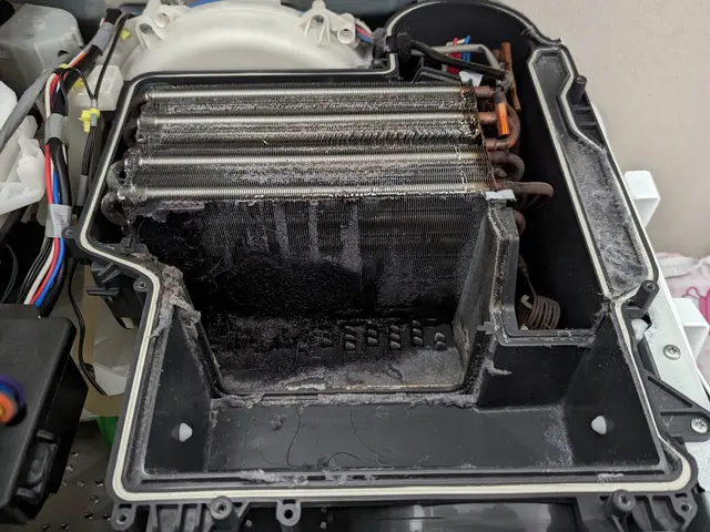 地域最安値！プロの技術でしっかり分解して根こそぎ洗浄致します！損害保険加入済サービスの画像