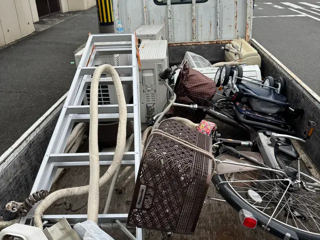 不要品回収、軽ハコバンに積み放題！エアコン取り外し回収お気軽にメッセージ下さい！サービスの画像