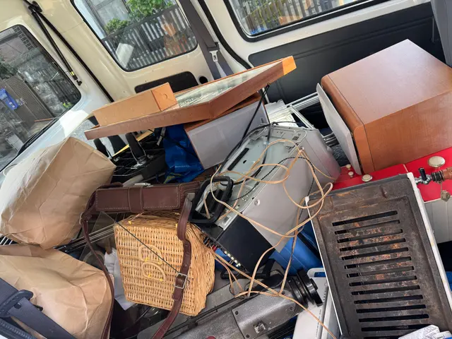 不用品回収は買取も可能な弊社へ！！思わぬ高額買取に繋がることも！サービスの画像