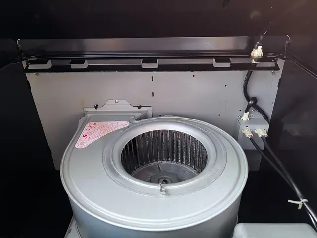 油まみれの状態で放置していませんか？ツルピカ仕上げでキレイさっぱり！サービスの画像