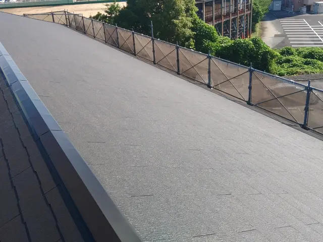 スレート屋根も高級遮熱塗料　河野工業は遮熱塗料メーカー指定の加盟店で安心です。サービスの画像