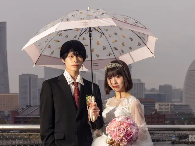 ふたりの自然な瞬間を優しく。落ち着いた雰囲気で、自然体のふたりを丁寧に撮影。