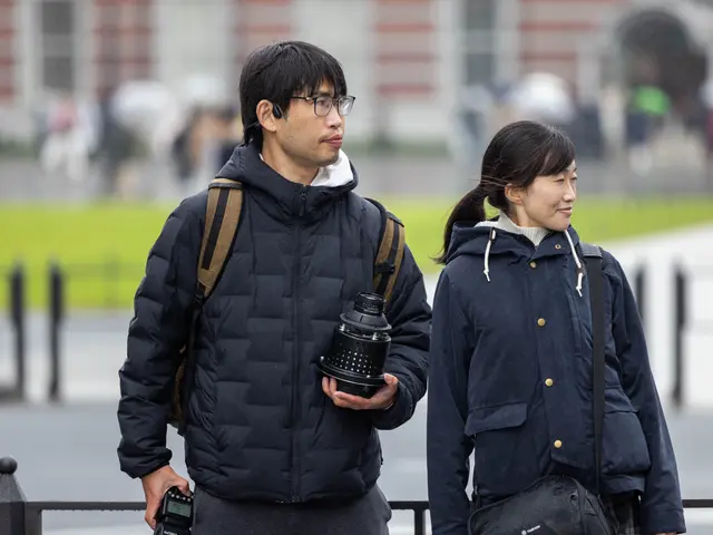 ふたりの自然な瞬間を優しく。落ち着いた雰囲気で、自然体のふたりを丁寧に撮影。