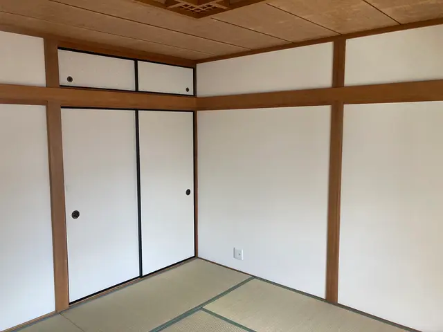 【再生塗装】によるクリーニング　リーズナブルな価格で新品同様の仕上がりを実現★サービスの画像